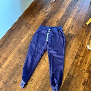 Figs Zamora joggers women’s small. Purple